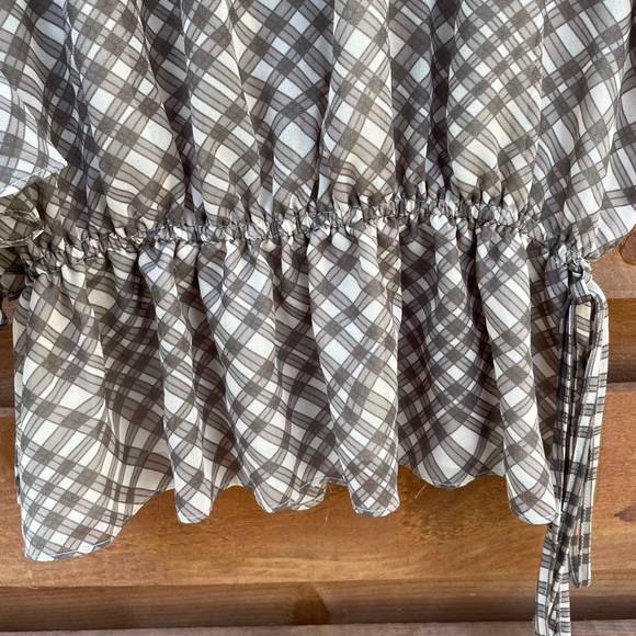 Max Studio Ruffle Top - Picture 4 of 10